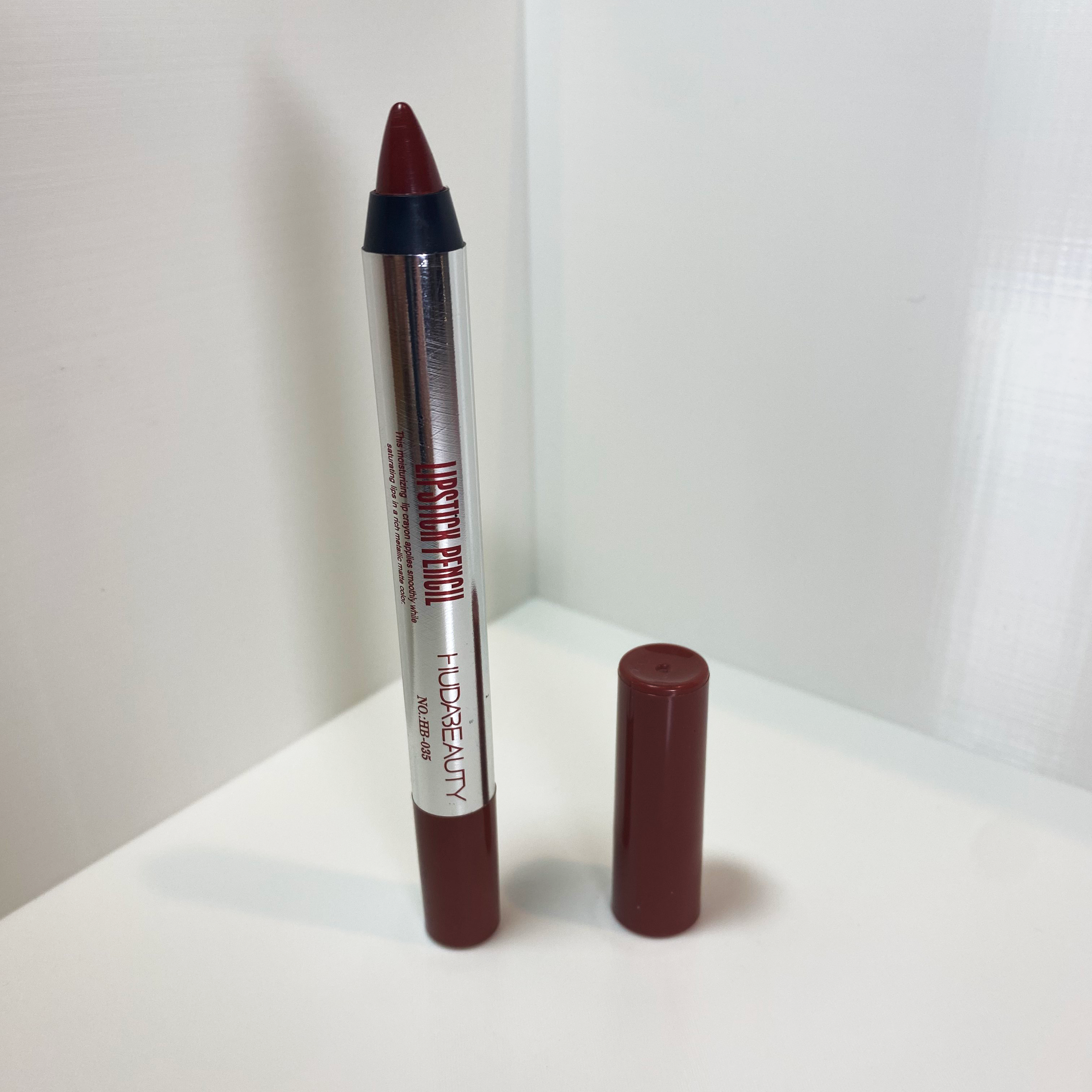 Huda Beauty Lápiz Labial