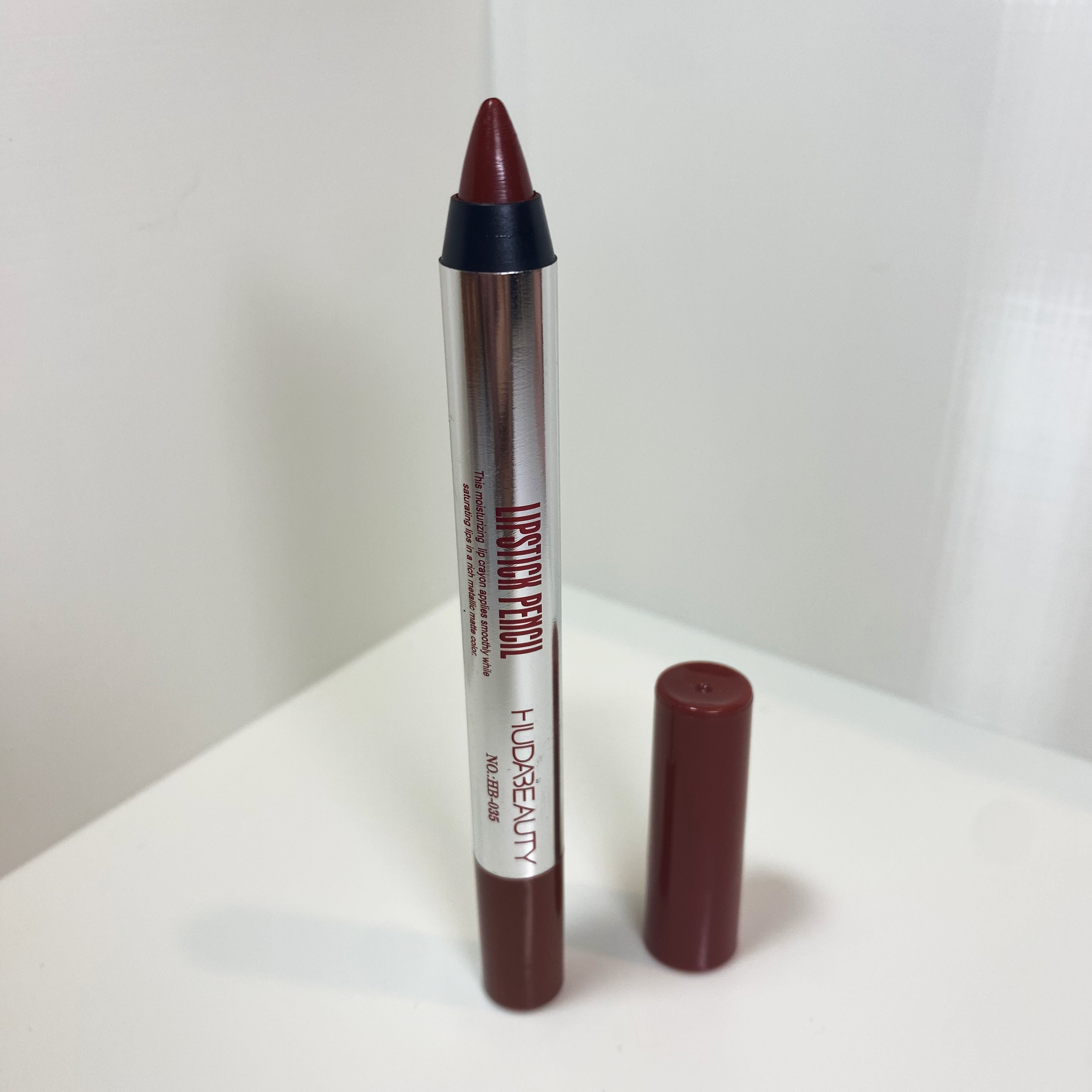 Huda Beauty Lápiz Labial
