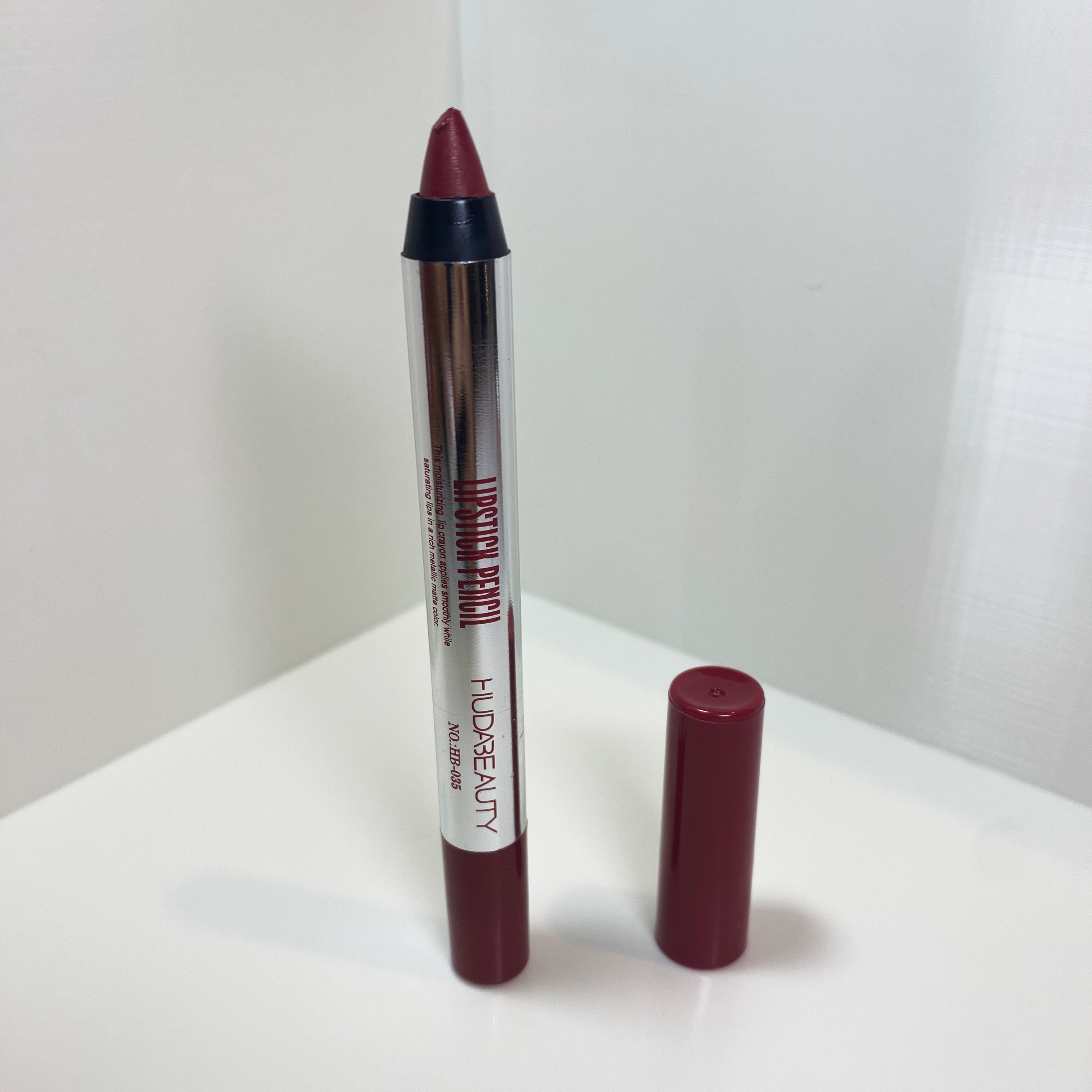 Huda Beauty Lápiz Labial