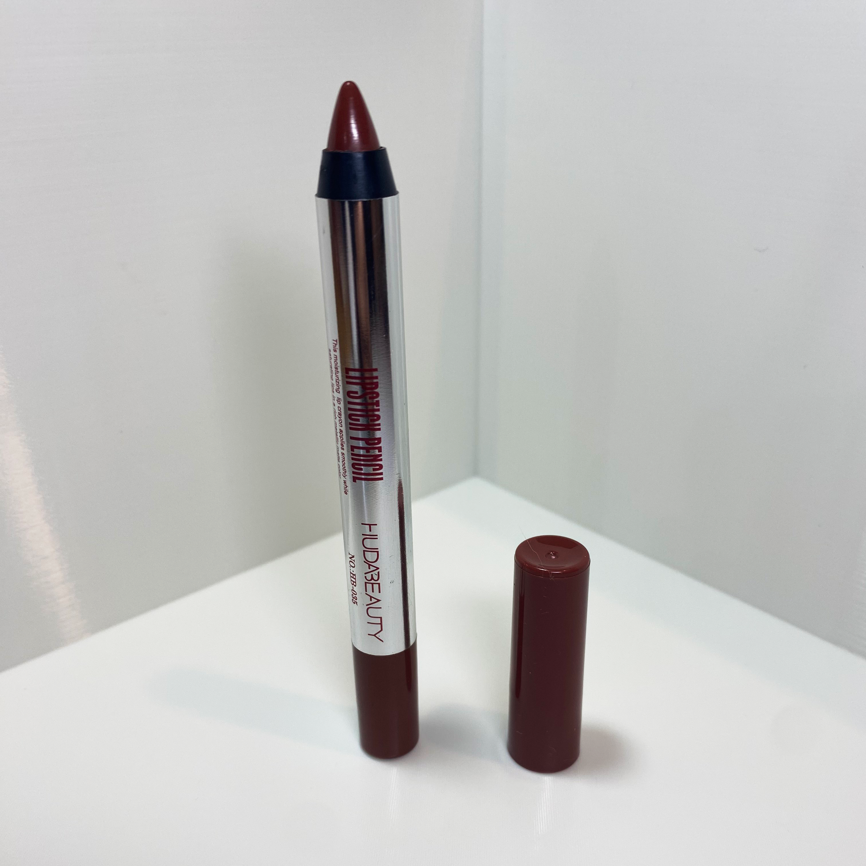 Huda Beauty Lápiz Labial