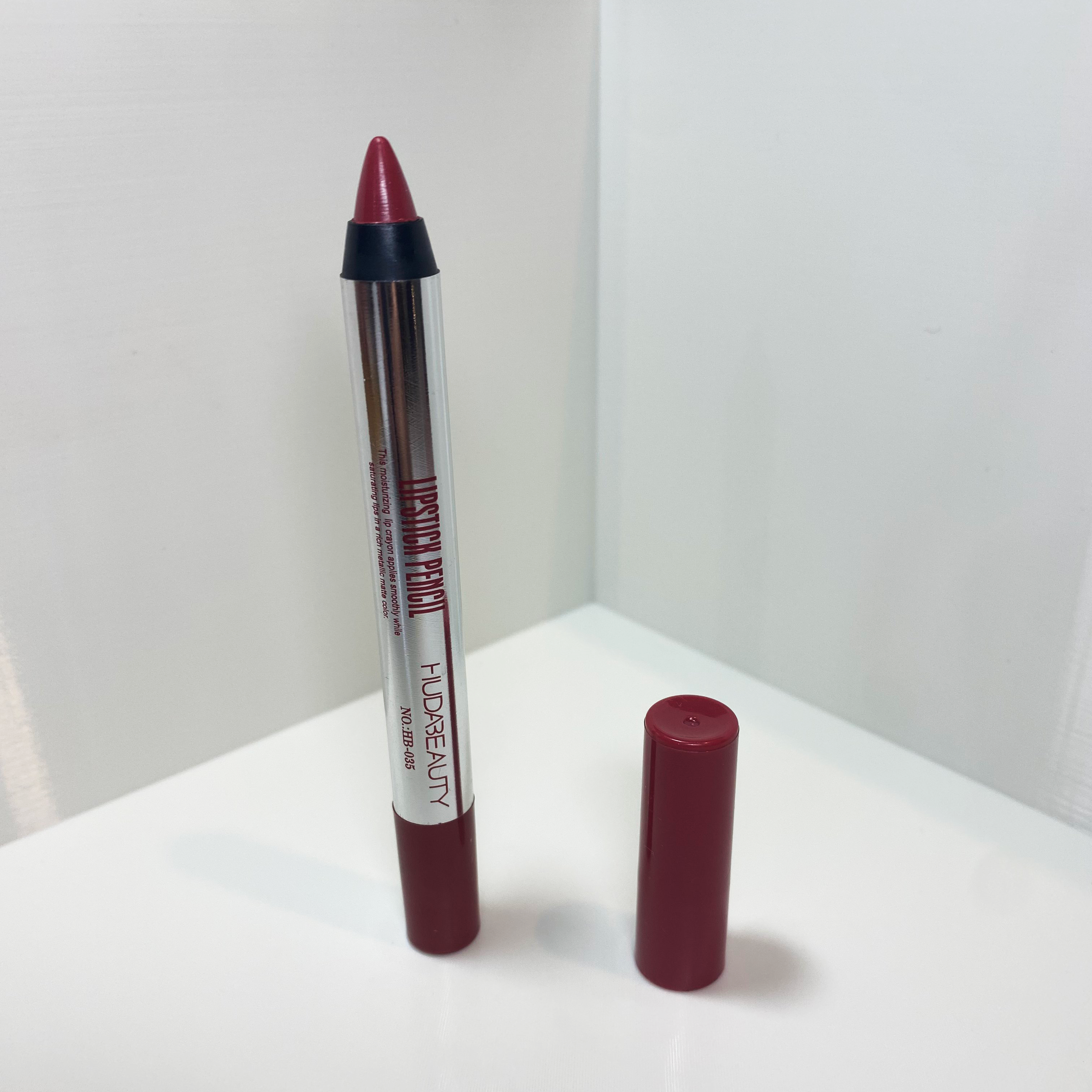 Huda Beauty Lápiz Labial