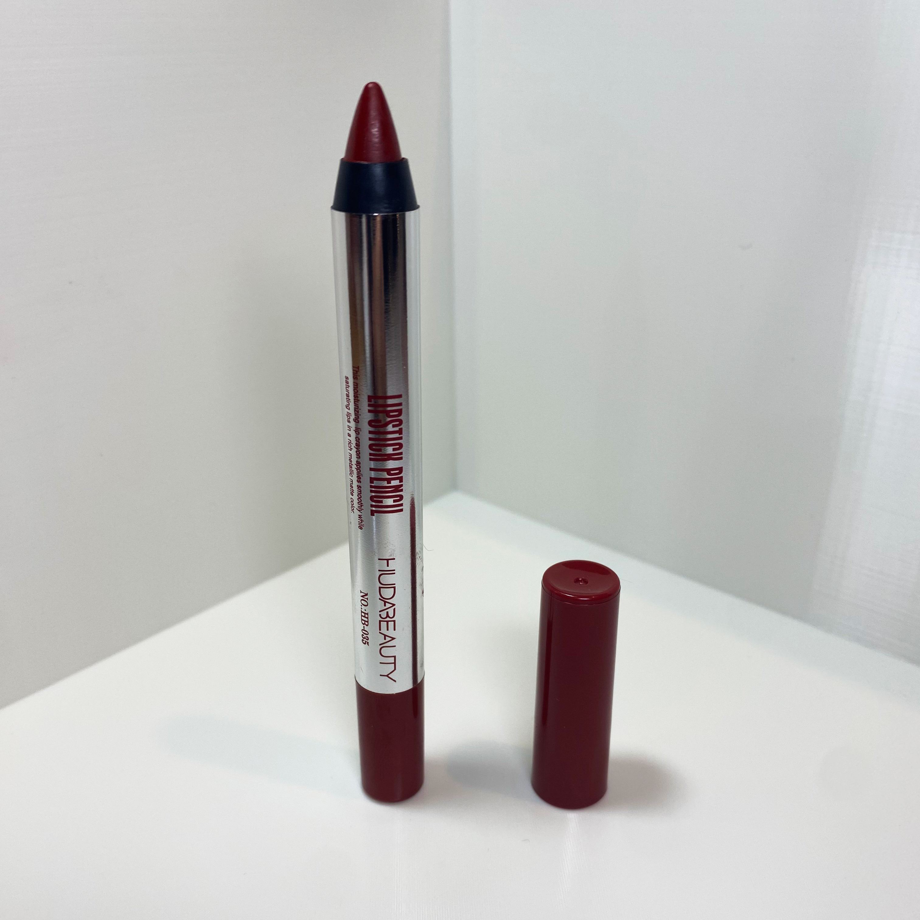 Huda Beauty Lápiz Labial