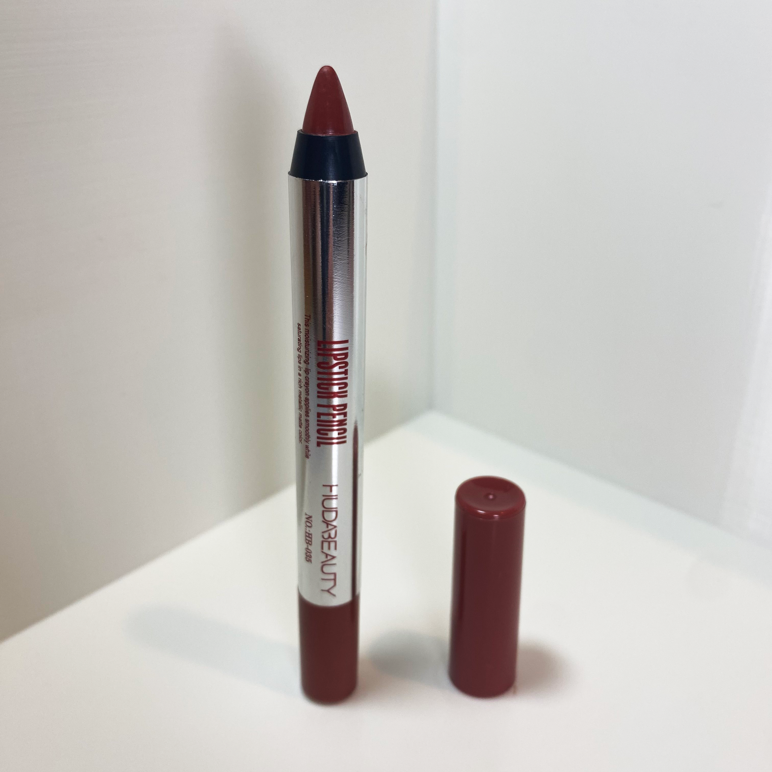 Huda Beauty Lápiz Labial