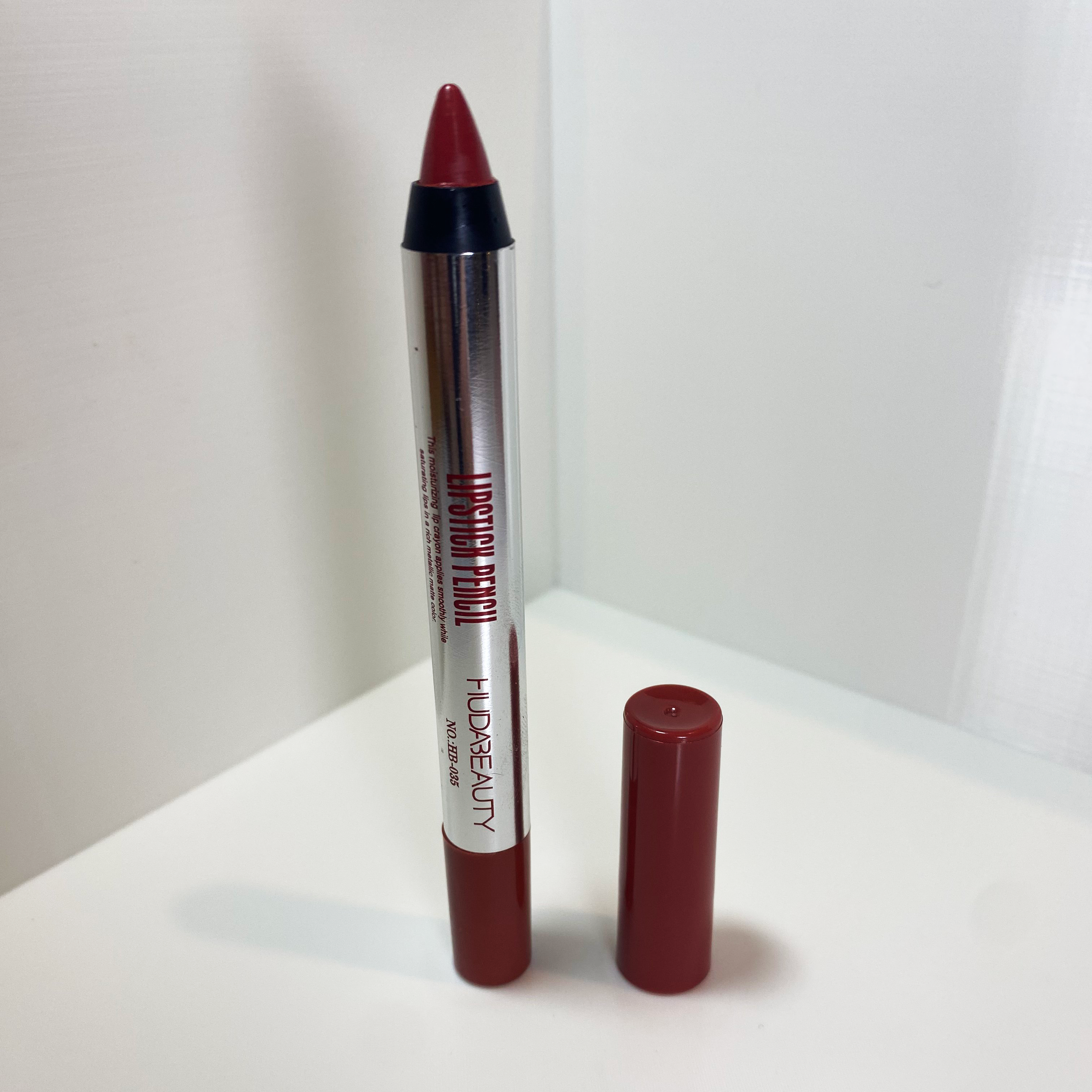 Huda Beauty Lápiz Labial