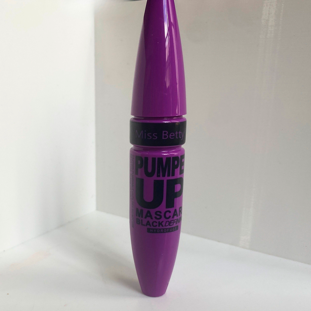Miss Betty Pumped Up! Mascara Black Define